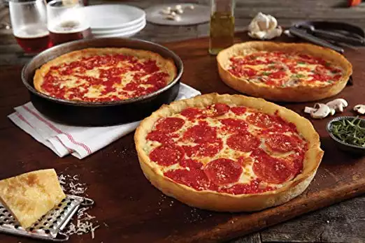 Downtown Chicago Walking Pizza Tour provided by Chicago Pizza Tours