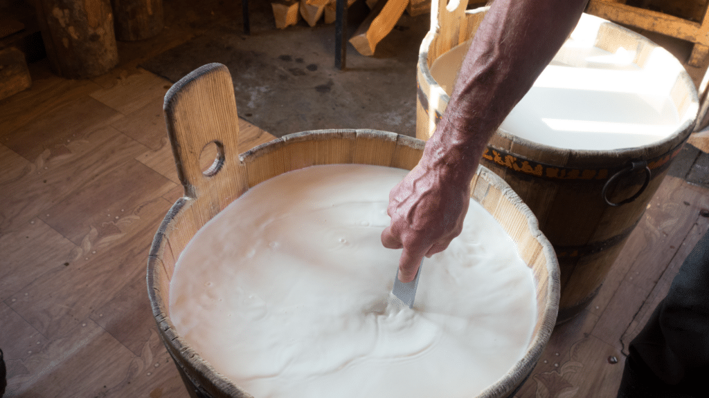 making fior di latte